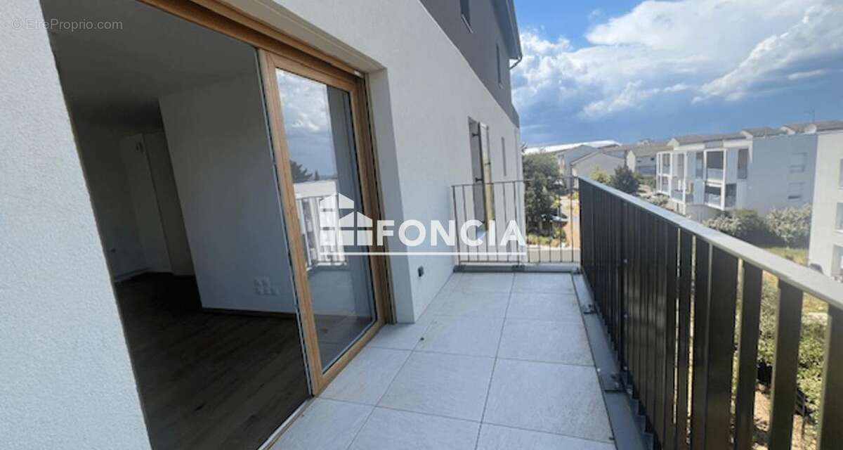 Appartement à MEYZIEU
