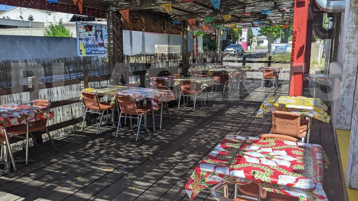 terrasse - Commerce à RIEUX-MINERVOIS