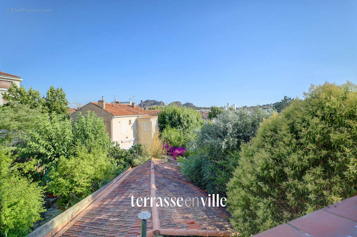 La ciotat - centre-ville - appartement de caractere  - vue 3 secs et crêtes- calme - parking - 425 000 € - photo 6
