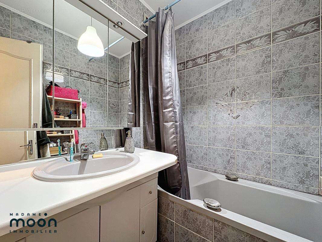 Appartement à OULLINS