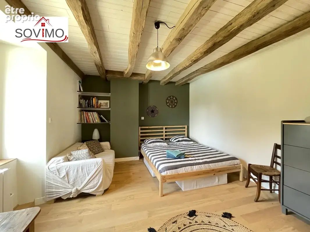En campagne, belle maison charentaise indépendante en pierre, entièrement restaurée, sur 4800 m2 de terrain - photo 17