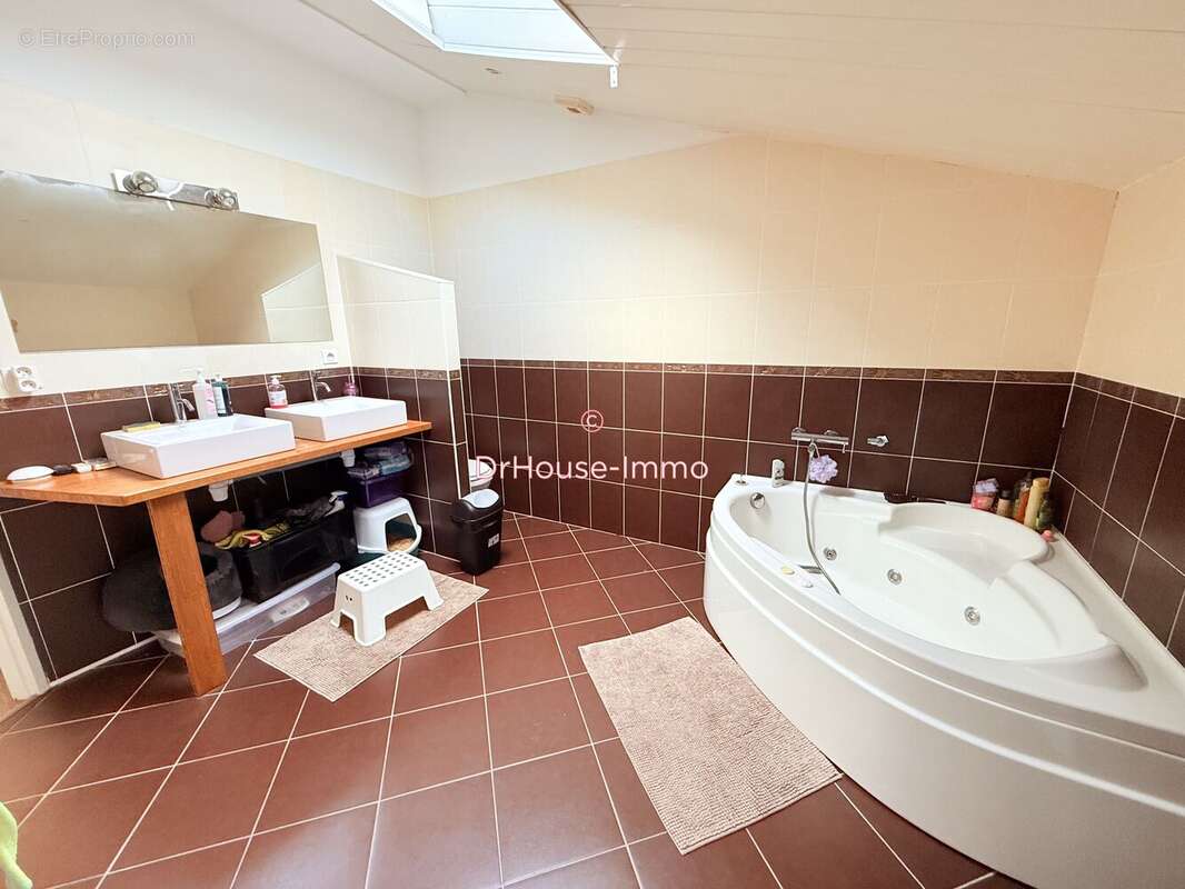 Maison 152 m² à Lamarque  - photo 18