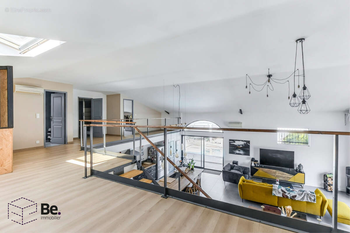 Superbe maison moderne et spacieuse avec appartement et piscine  - photo 9