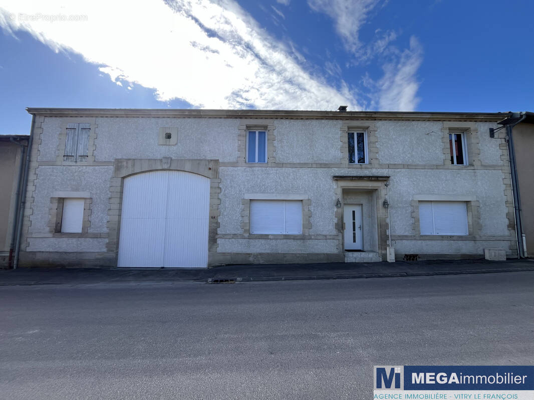 Maison à MERLAUT