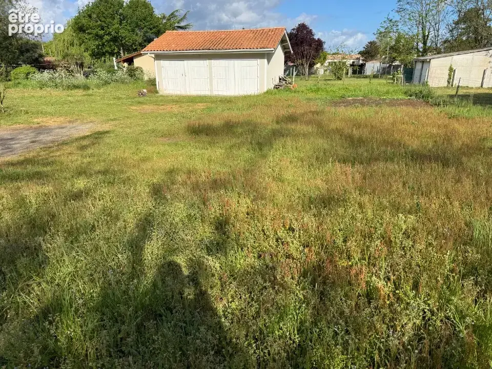 Terrain 850 m² à Lesparre-Medoc  - photo 2