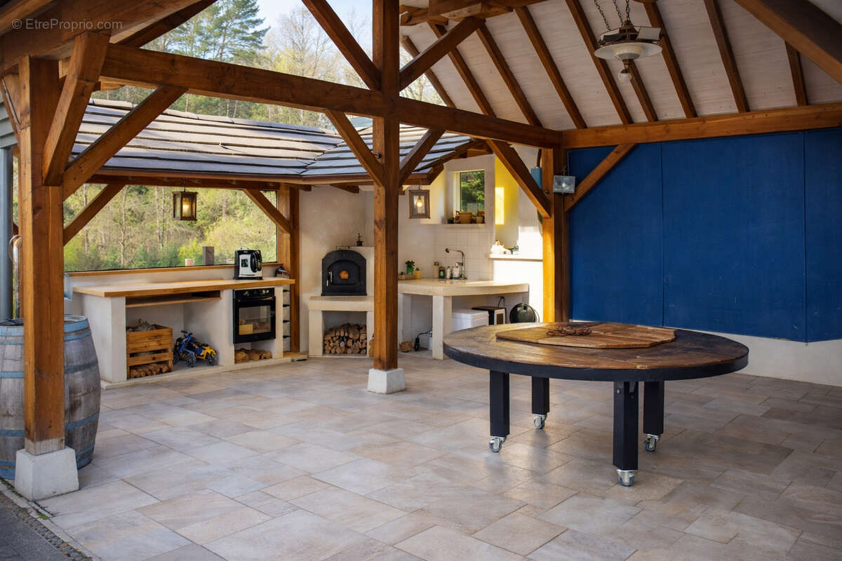 Maison à CHEVILLON-SUR-HUILLARD