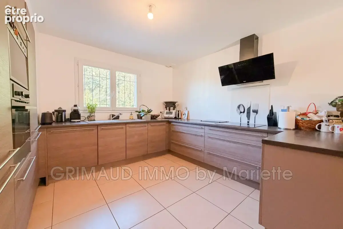 Maison 6 pièces 141 m² à vendre à La Garde-Freinet (83680) - photo 7