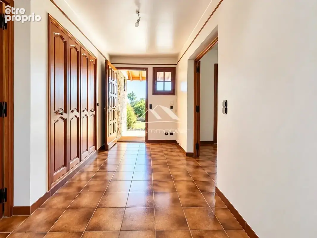 Rousson, propriété avec piscine, vue dégagée, vaste terrain clos de 4208 m², 150 m² habitable, 190 m² d'annexes - photo 14