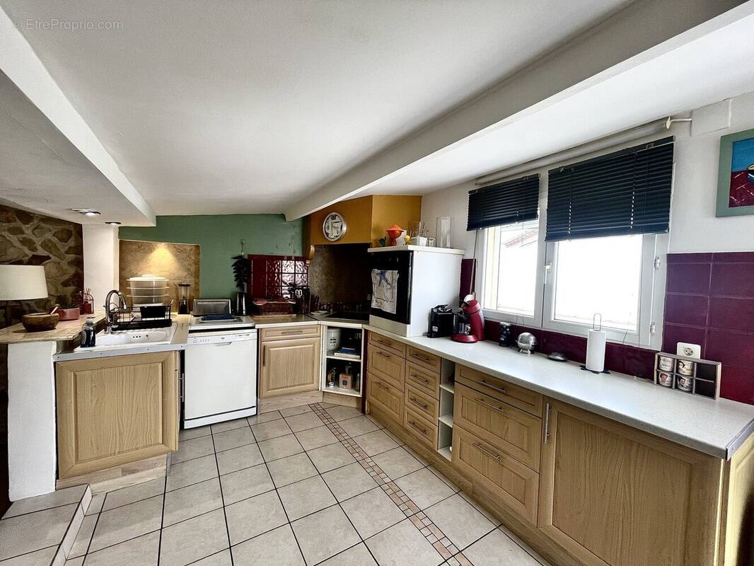 Maison à SAINT-THIBERY