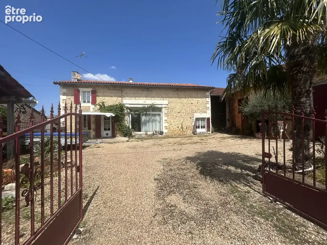 Maison à VITRAC-SAINT-VINCENT