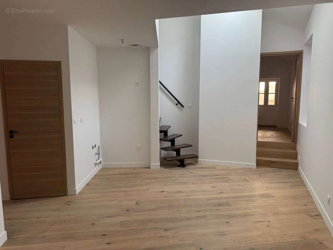 Appartement à SAINT-GENIS-LAVAL