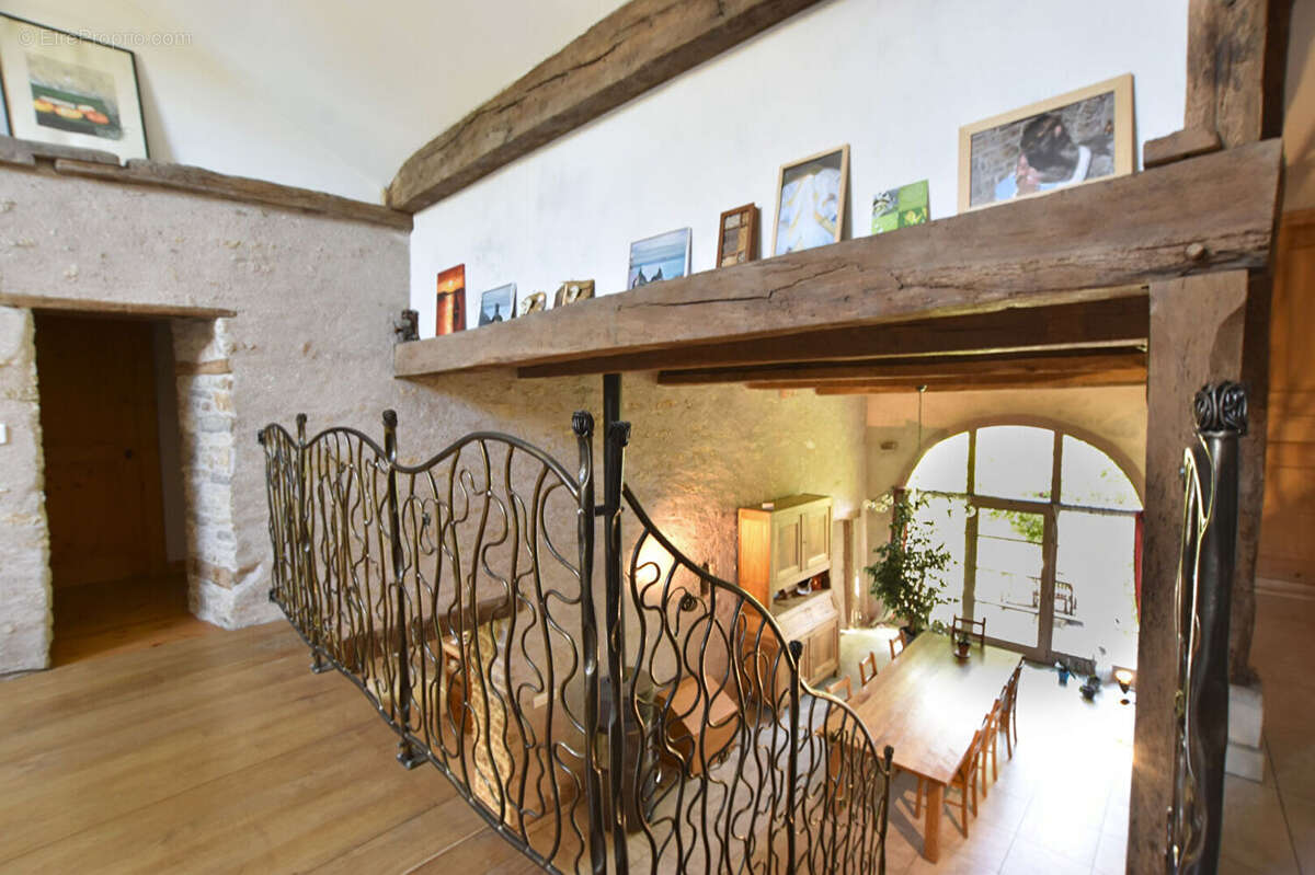 Maison 234 m2 Pleine de Charme et de cachet - photo 5