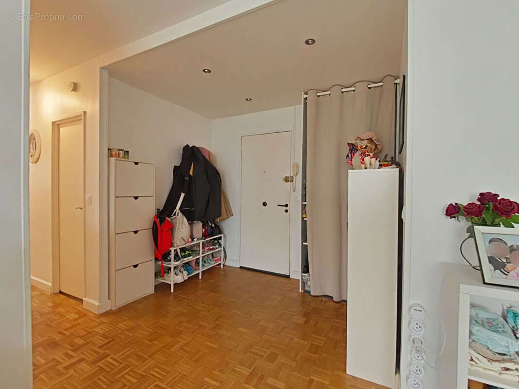 Appartement à FONTENAY-LE-FLEURY