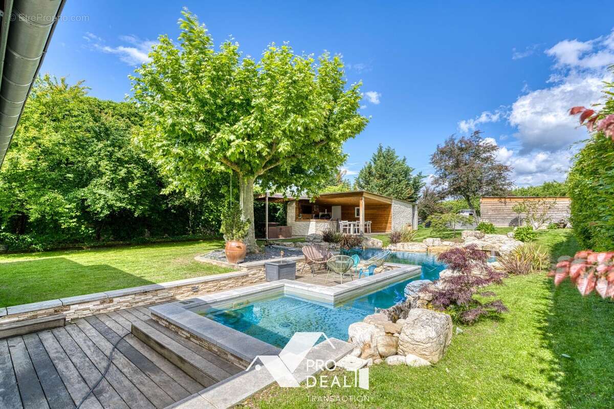 Maison 160 m² à Saint-Bernard  - photo 4