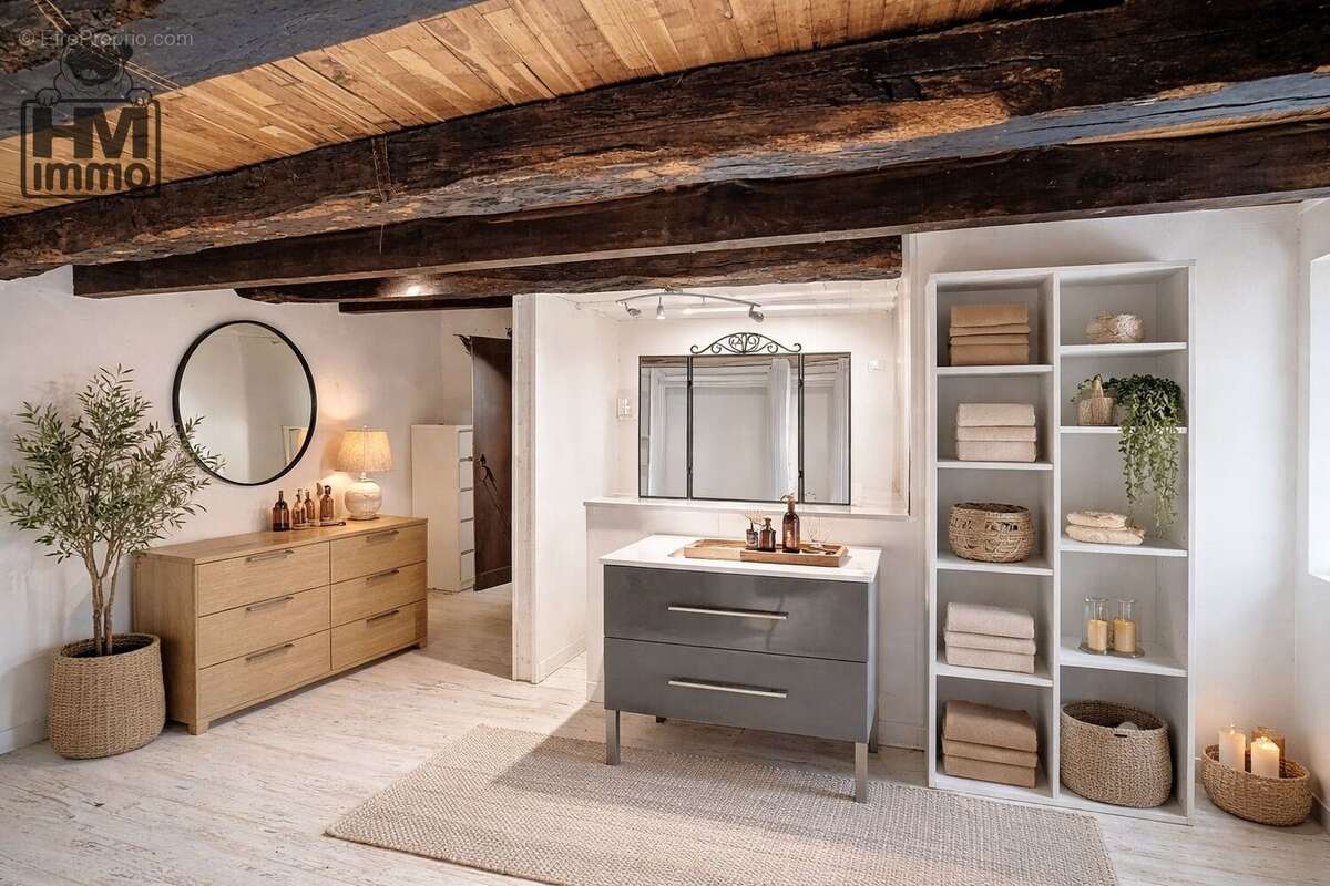 Maison à SAINT-LEONARD-DE-NOBLAT