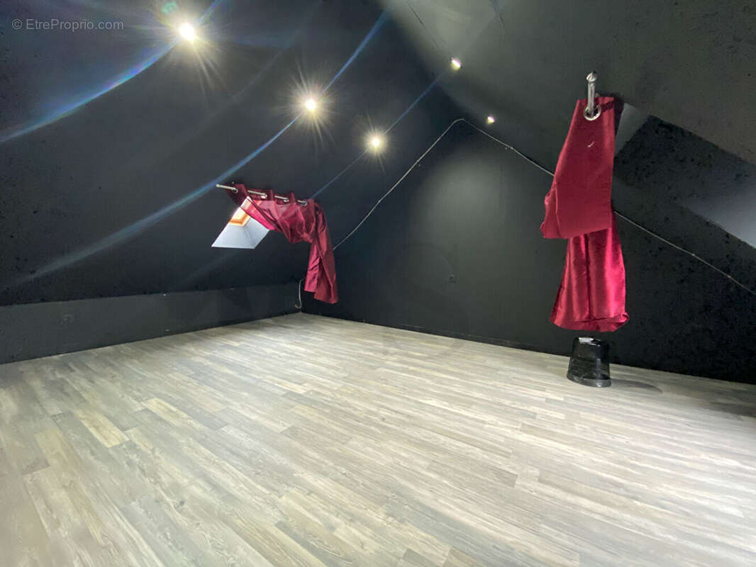 Maison à SAINT-PIERRE-DU-REGARD