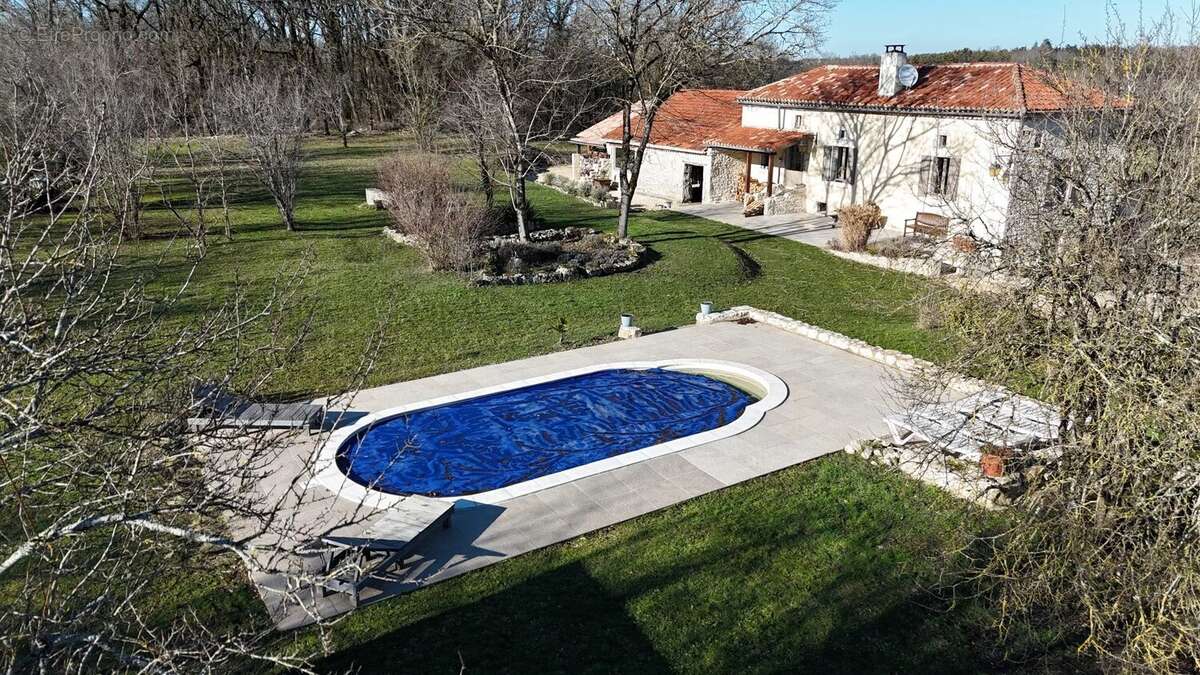 Maison à PUY-L&#039;EVEQUE