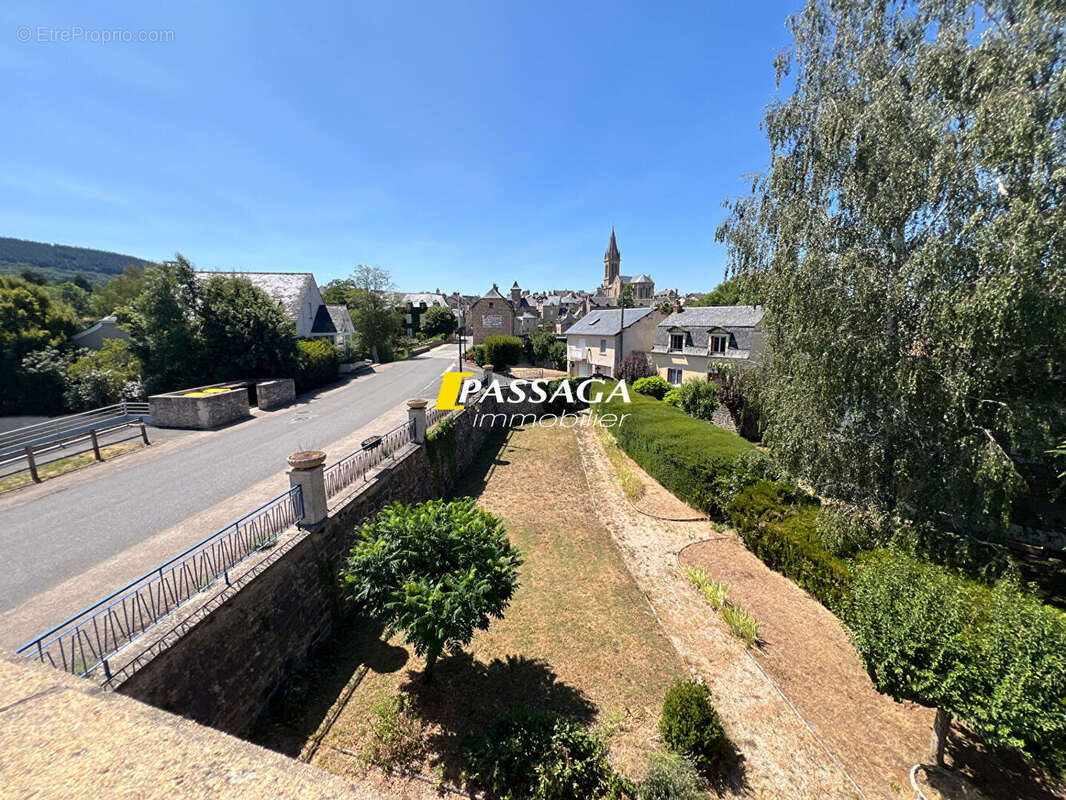 A VENDRE - Bel immeuble de rapport (4 appartements) avec terrain attenant - LAISSAC - photo 17