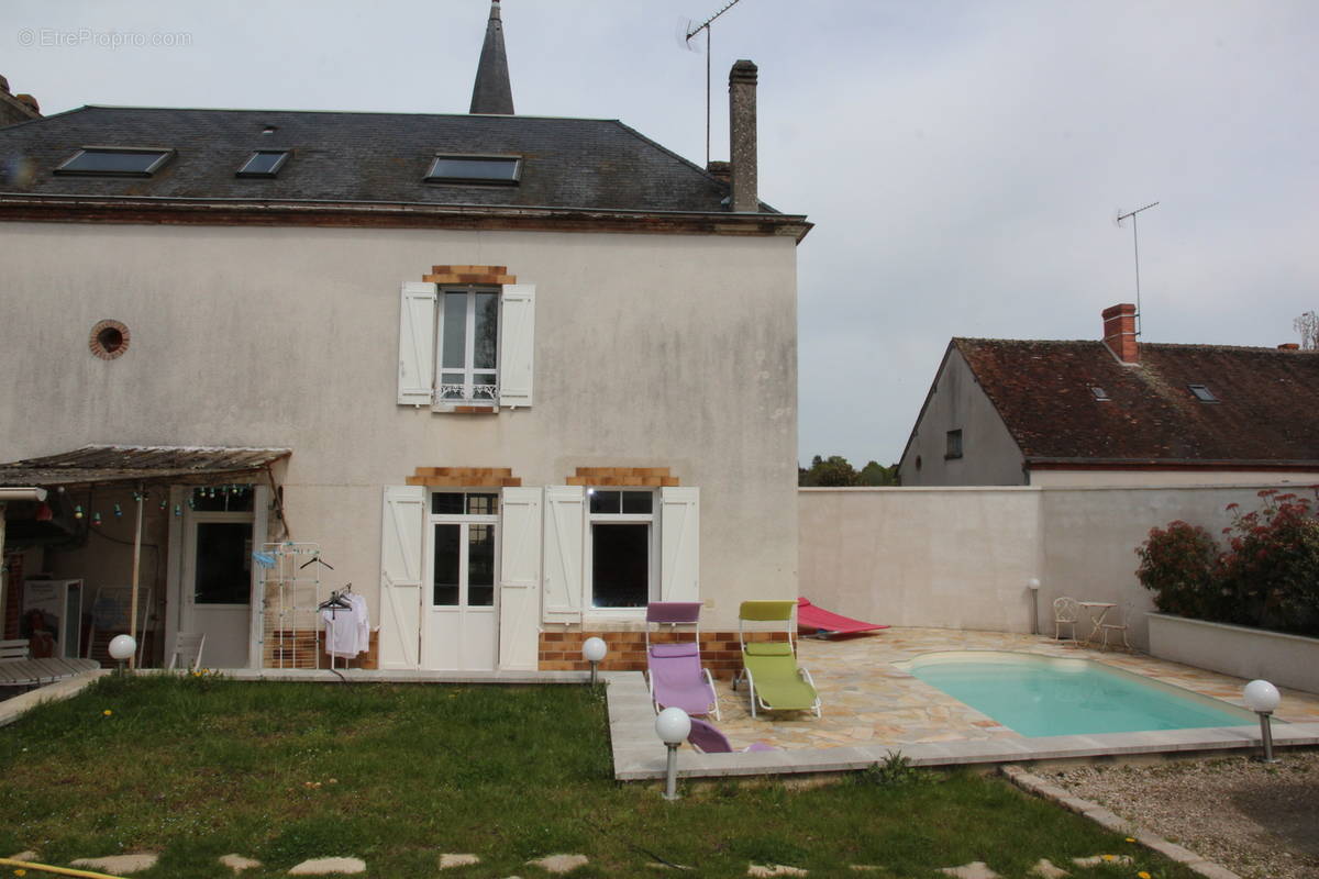 Maison à LA CHAPELLE-SUR-AVEYRON