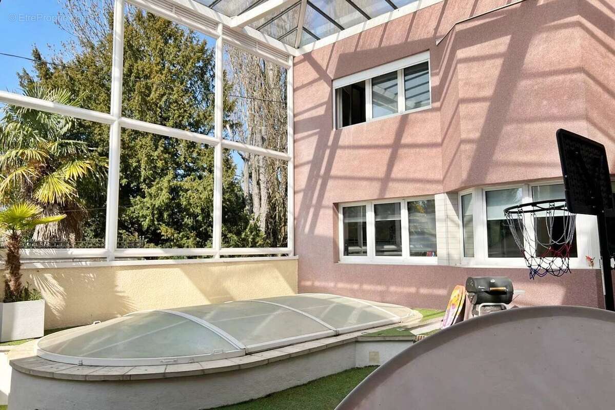 Maison à SAINT-MAUR-DES-FOSSES