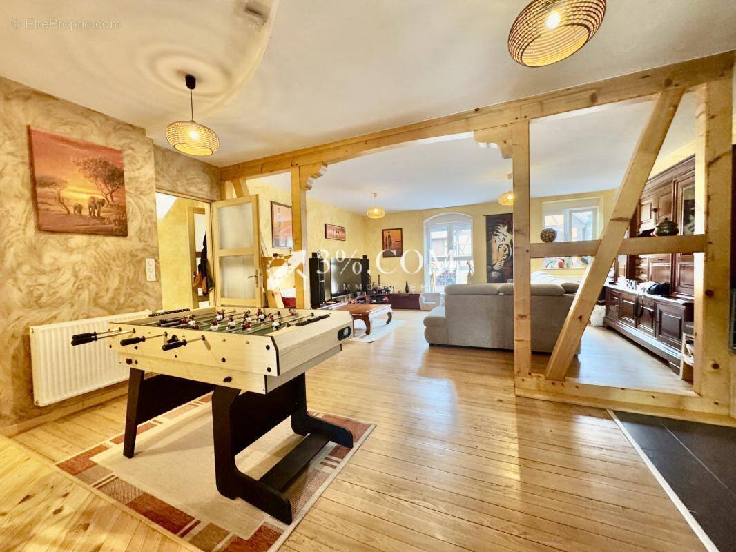 3%COM Une  grande maison rénovée avec dépendance sur 32 ares - photo 5