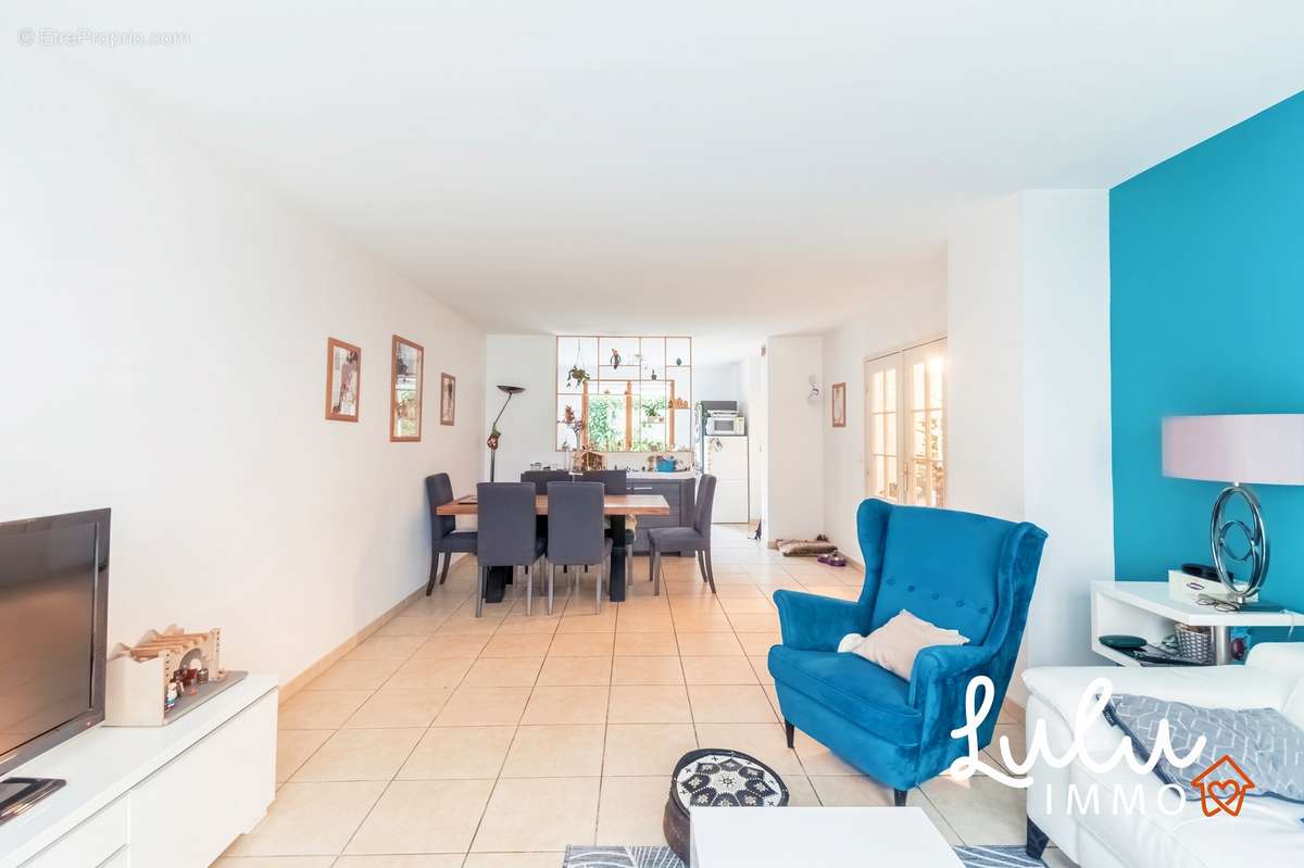 TASSIN-Maison de ville - T5 de 129 m² avec jardin - Hyper-centre - photo 2