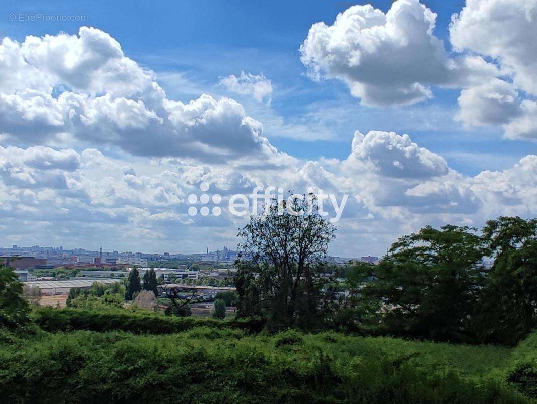 Appartement à EPINAY-SUR-SEINE