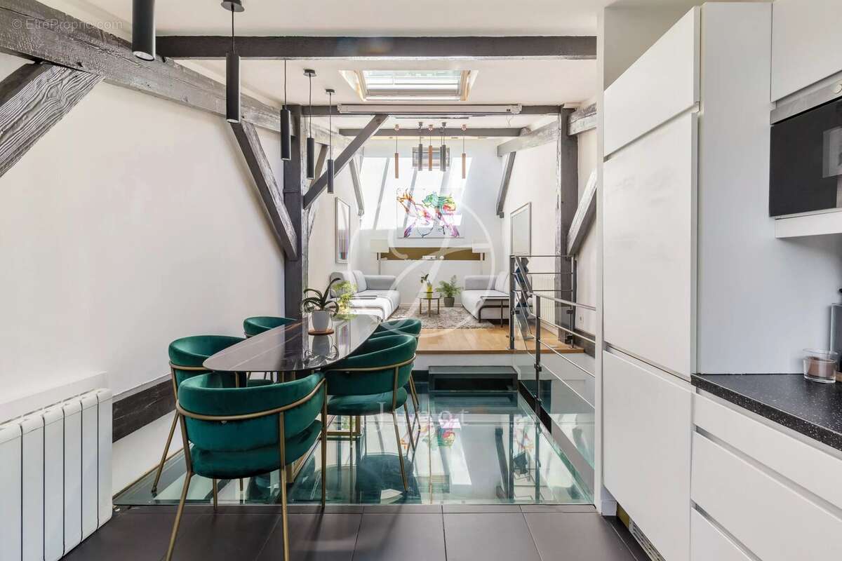 Appartement à PARIS-17E