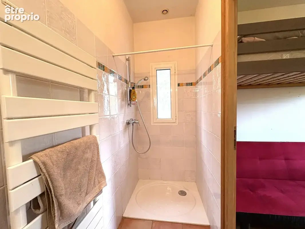 Villa avec piscine sur 5 000 m2 de terrain - photo 21