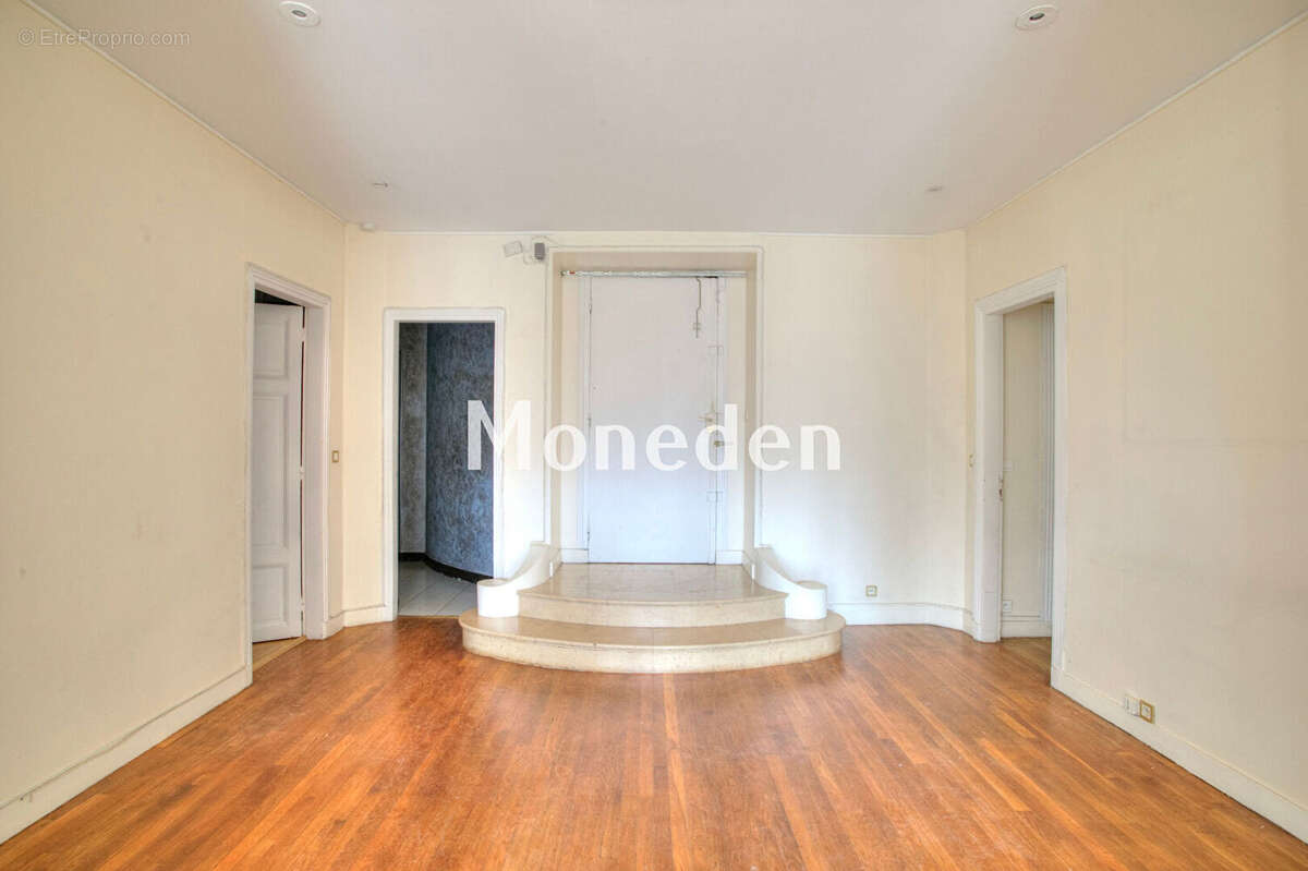 Appartement à NEUILLY-SUR-SEINE