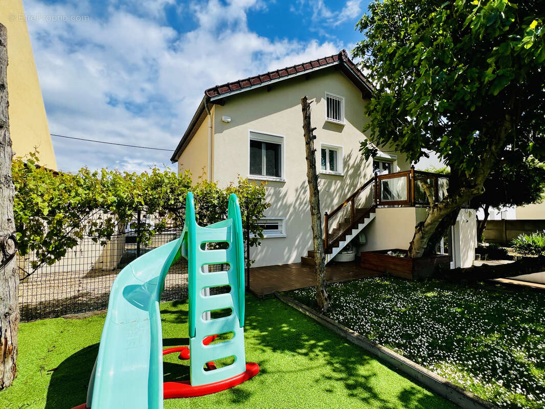 Maison à VAUJOURS