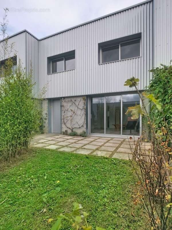 Appartement à LE RHEU
