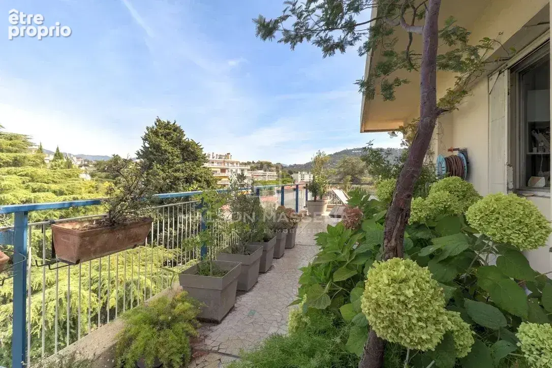 Cimiez - Dernier Étage - Appartement-Villa - Très  Grande Terrasse - photo 23