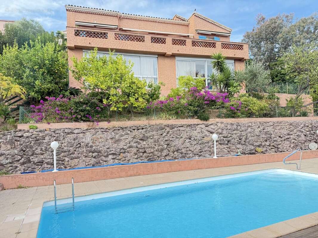 Maison à THEOULE-SUR-MER