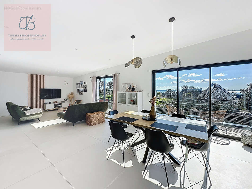 Maison à PLOUGONVELIN