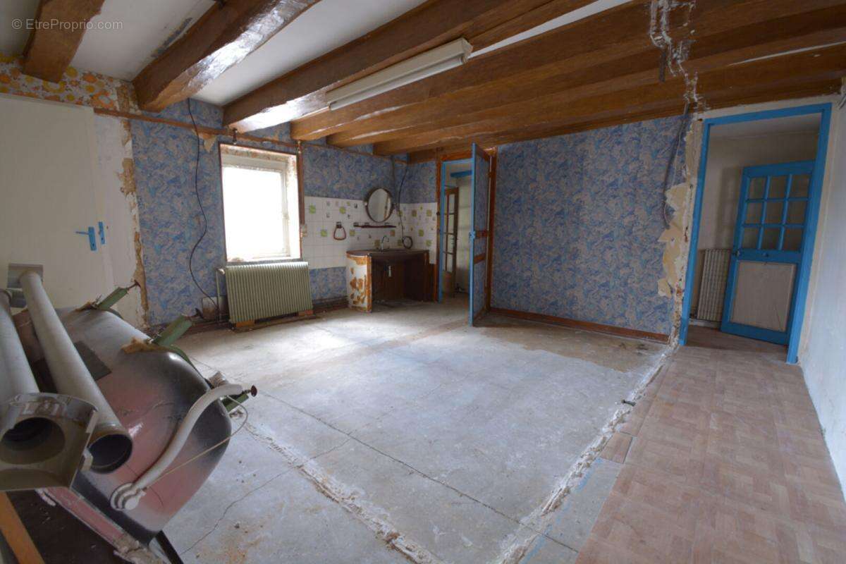 Maison à IVOY-LE-PRE