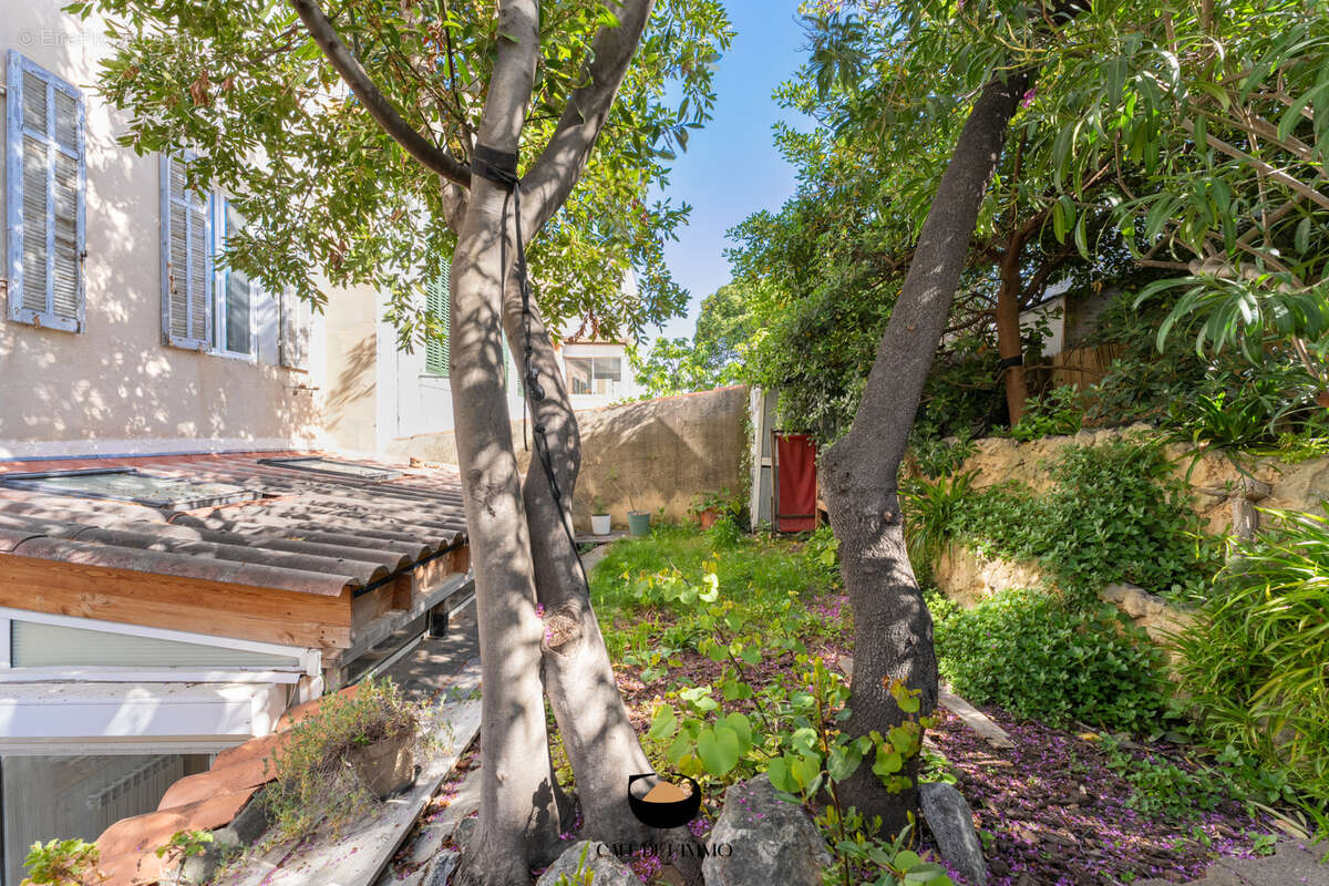 Appartement à MARSEILLE-6E