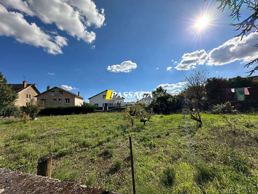 A VENDRE - Maison de type 5 avec terrain attenant - 140 m²  environ - OLEMPS - photo 4