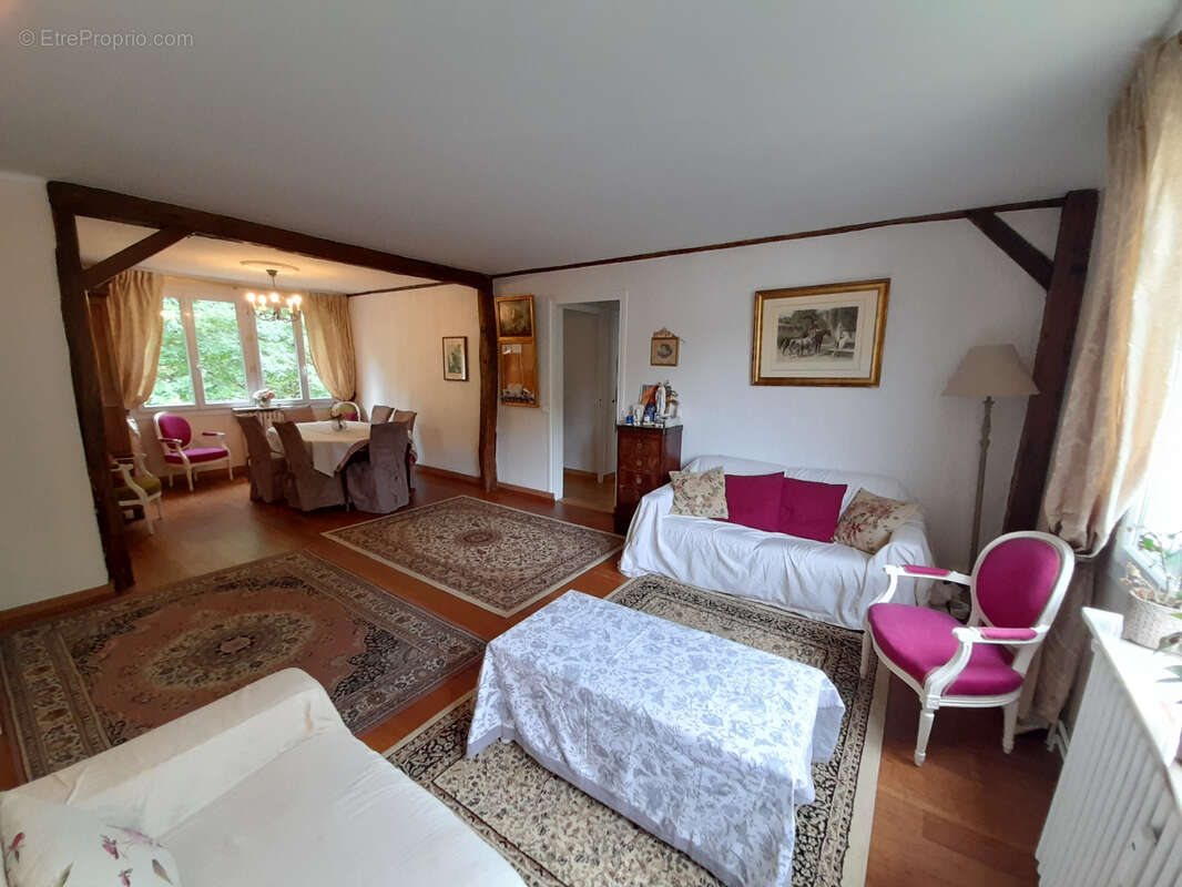 Appartement à LA CELLE-SAINT-CLOUD