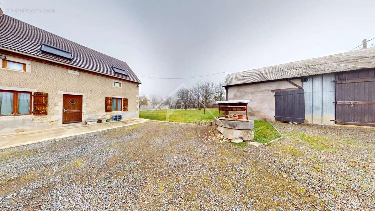 Maison à BROUT-VERNET