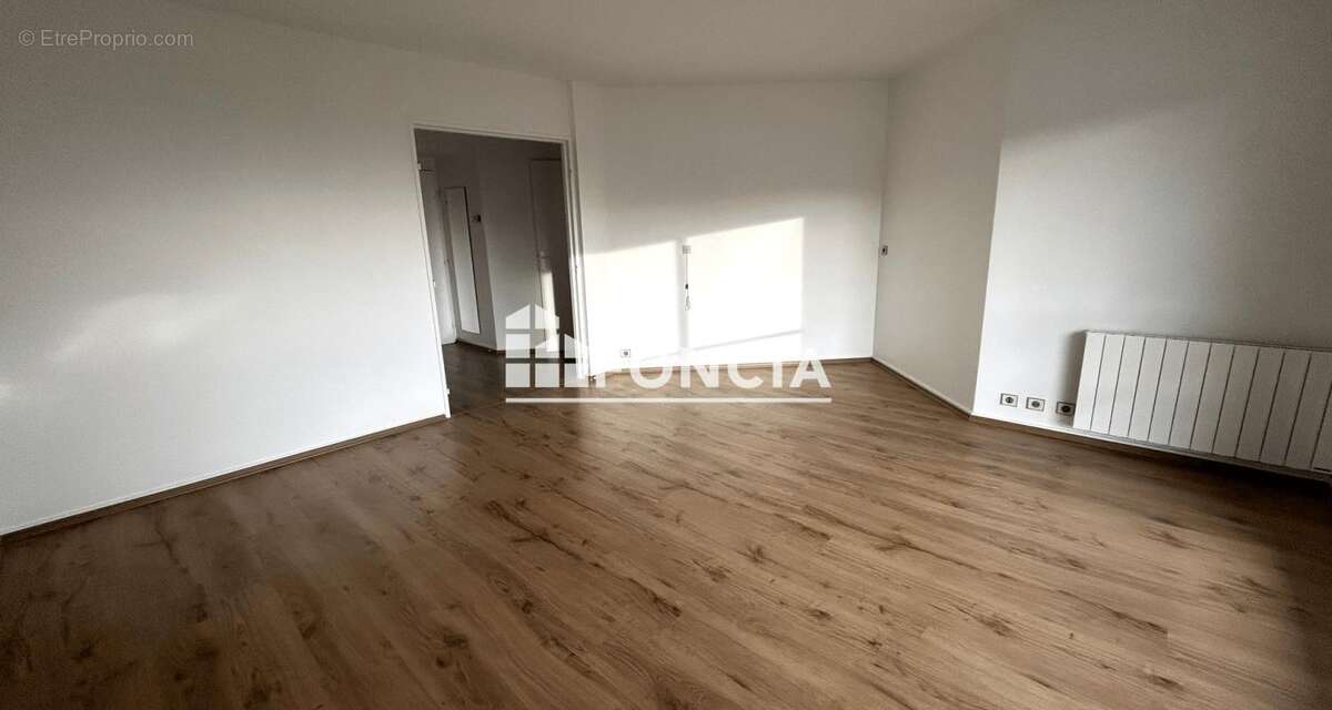 Appartement à MONT-SAINT-AIGNAN