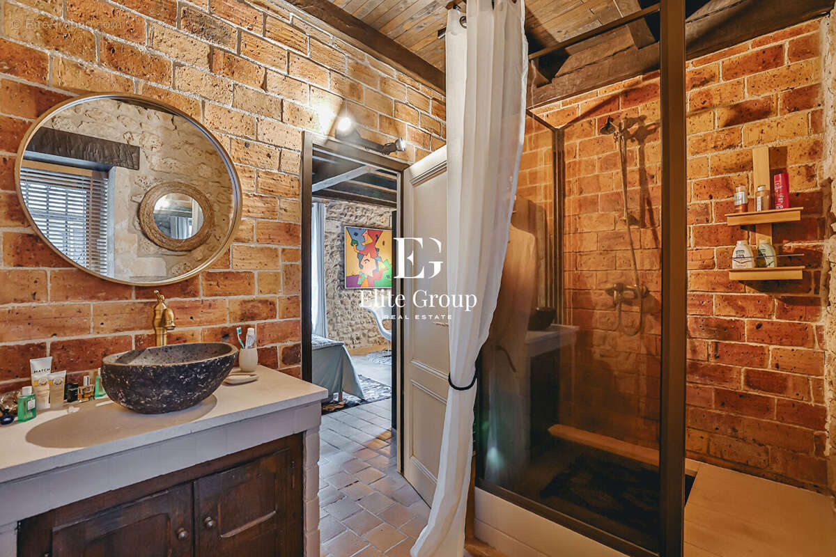 Maison à CHATEAUNEUF-SUR-CHARENTE