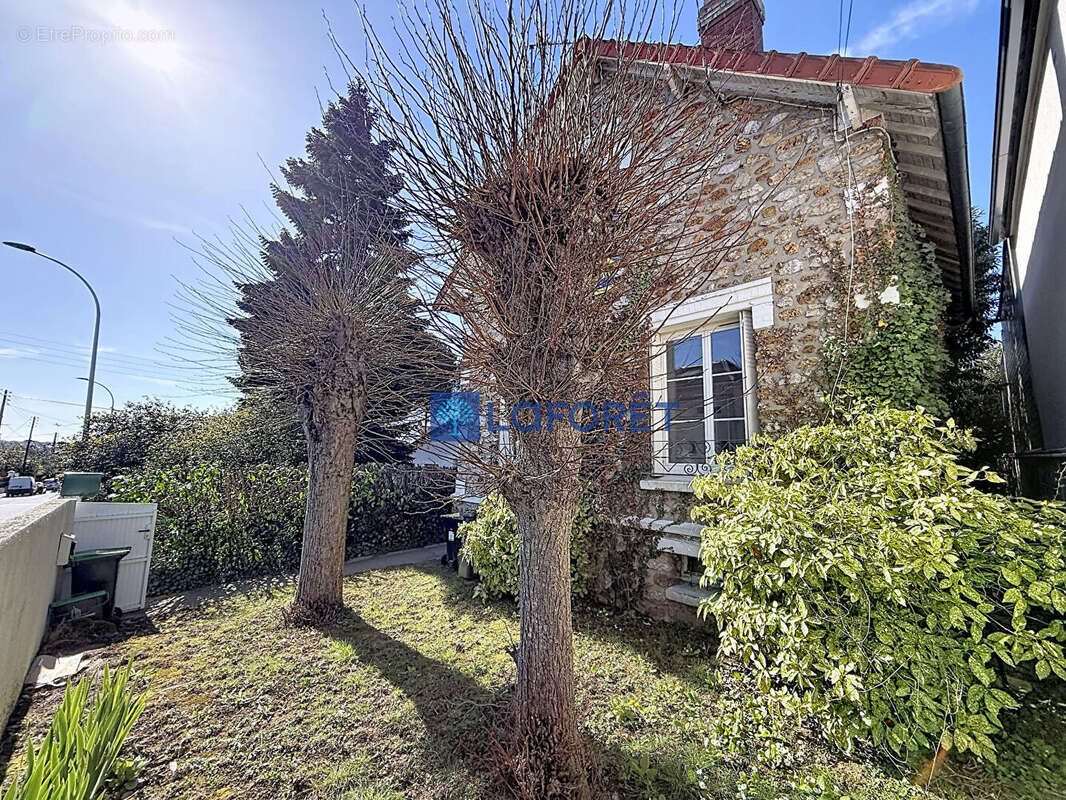 Maison à SAVIGNY-SUR-ORGE