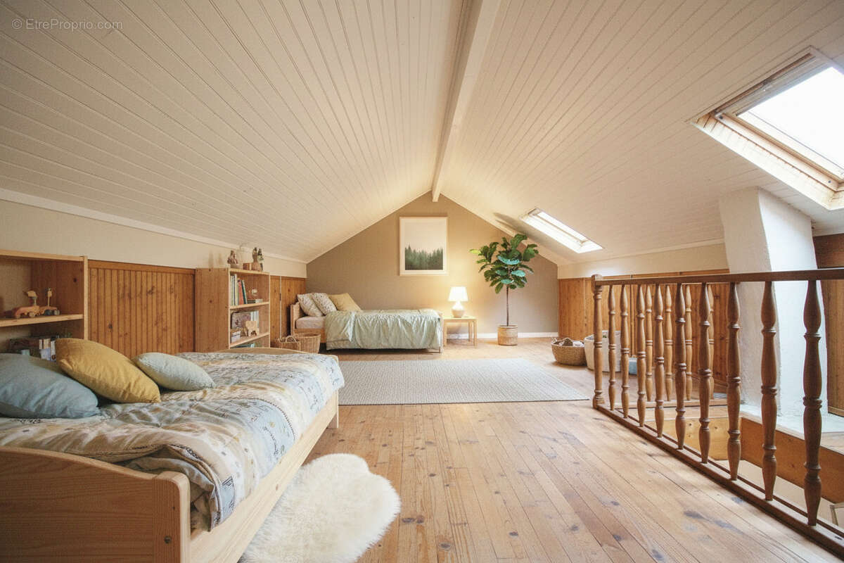 Maison à LE MESNIL-SAINT-DENIS