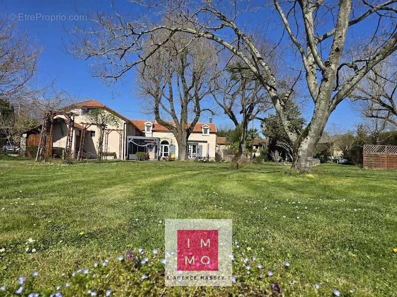 Maison à VIC-EN-BIGORRE