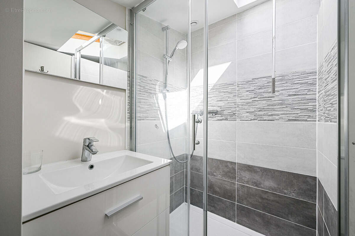 Appartement à PARIS-14E