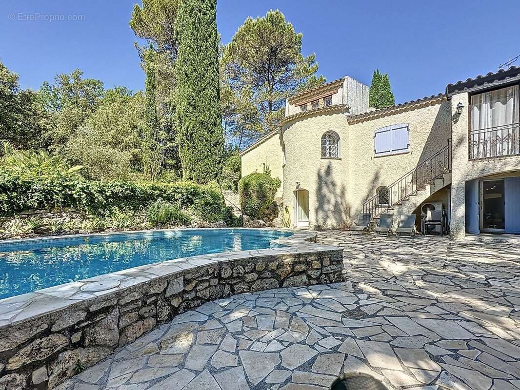 Maison à LORGUES