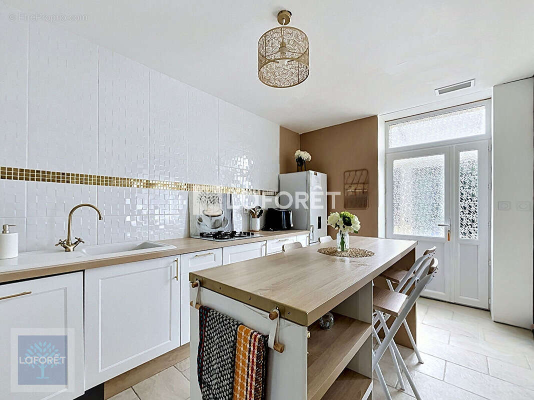 Maison de plain-pied avec studio indépendant et jardin - photo 4