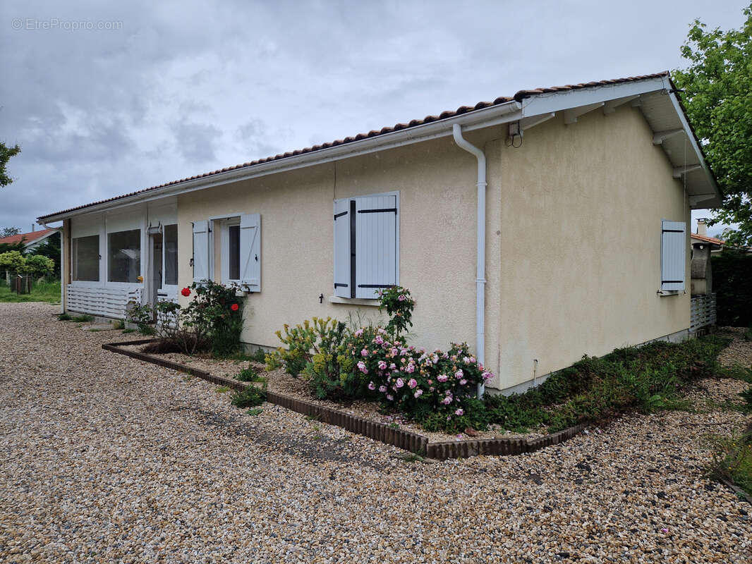 Saint Vivien de Médoc proce commerces et services - photo 2