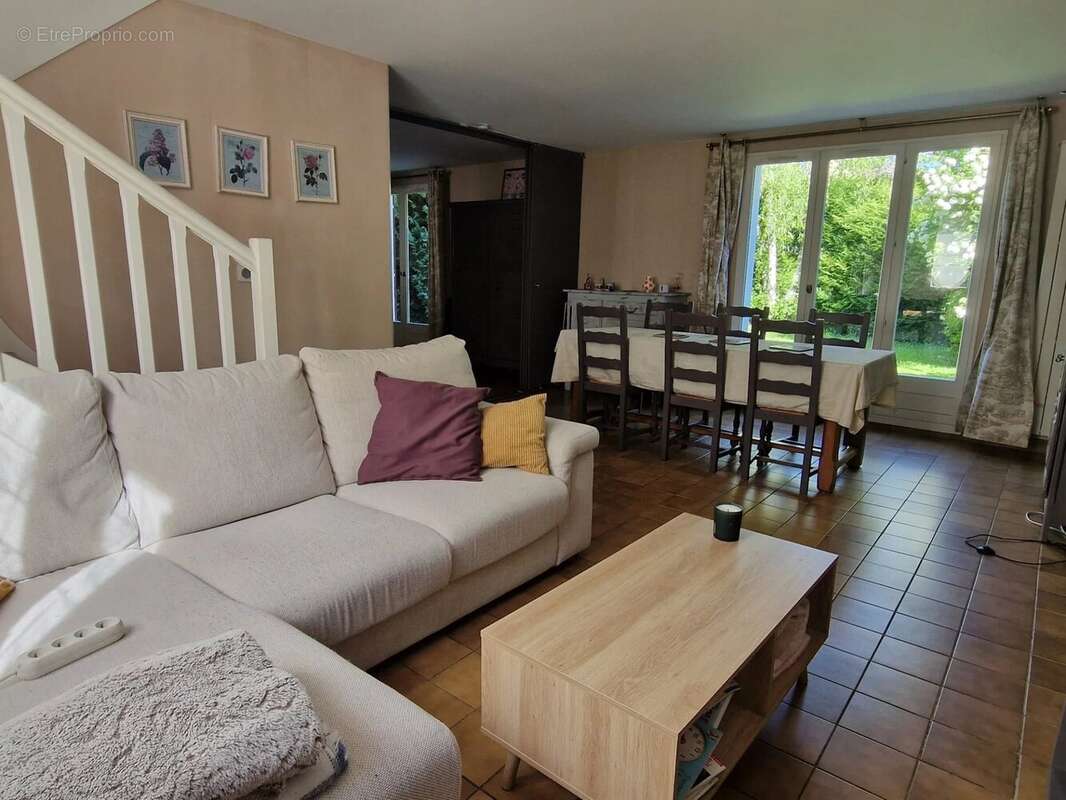 Maison à CHATEAUFORT